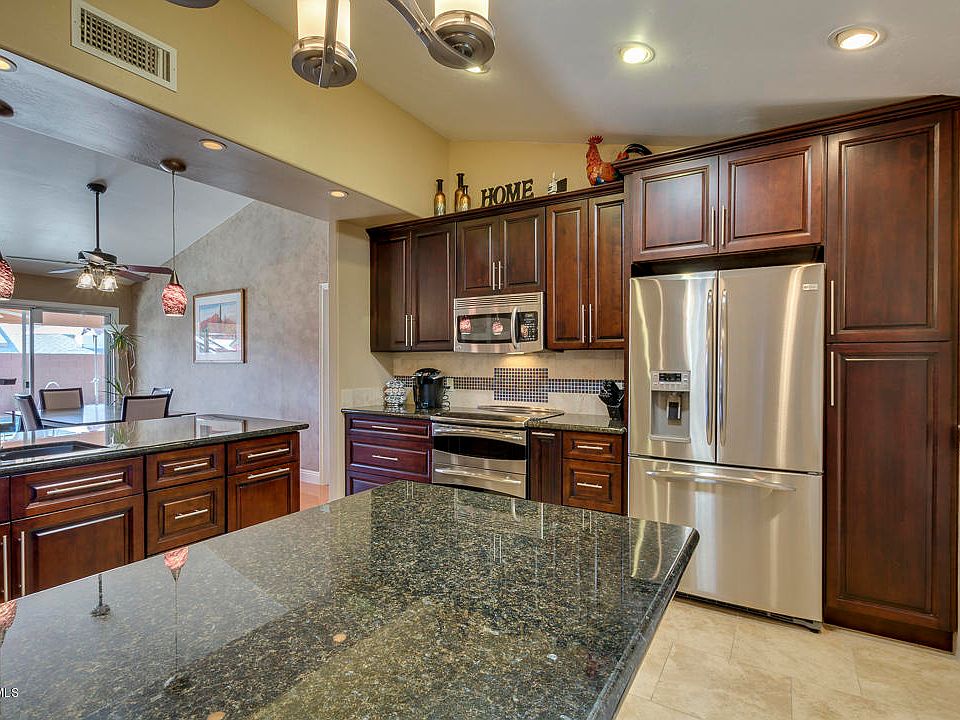 1st image of 1501 E Sequoia Dr