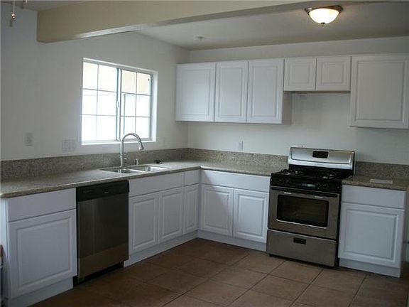 3rd image of 811 N Citrus Ave
