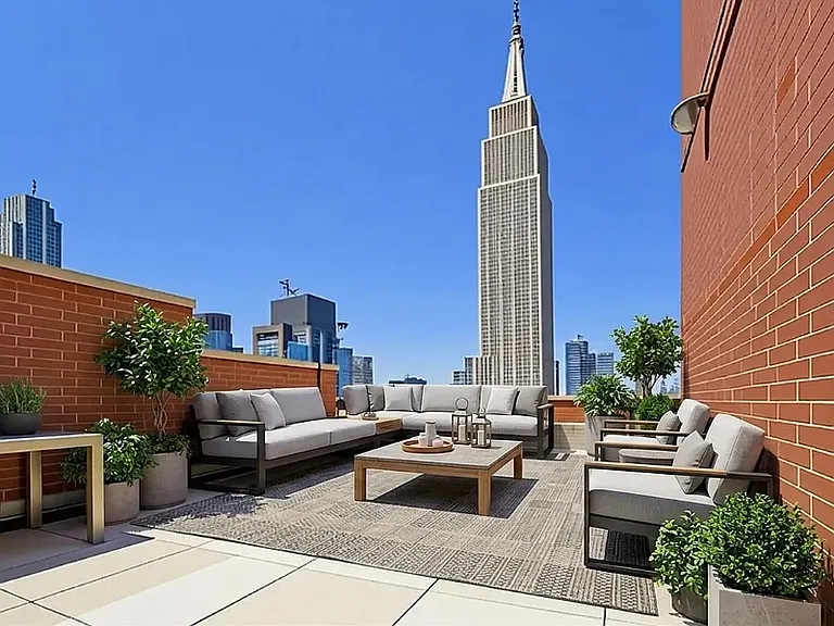 49 E 34th St #15C — Photo 9