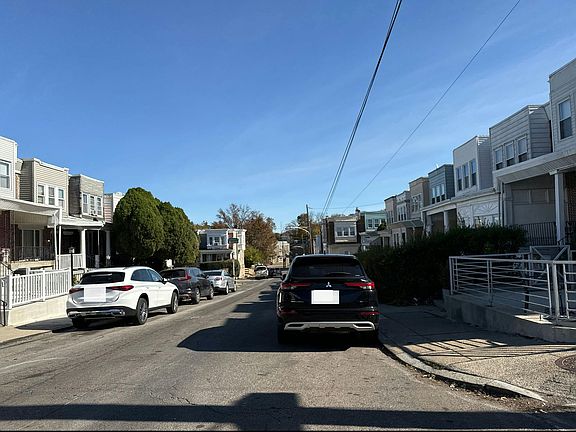 5th image of 5726 N Lambert St