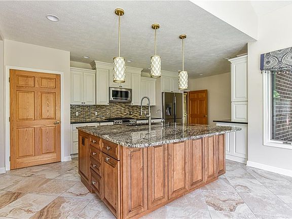 4th image of 5322 Muirfield Dr