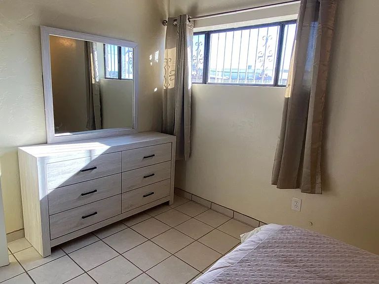 2401 N Jordan Dr — Photo 11