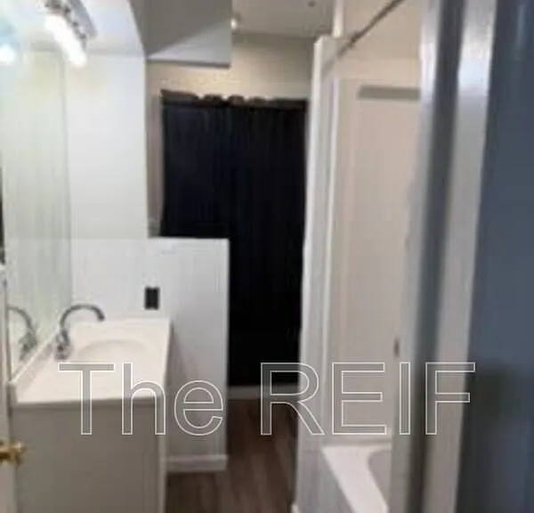 1553 Illinois Ave — Photo 17