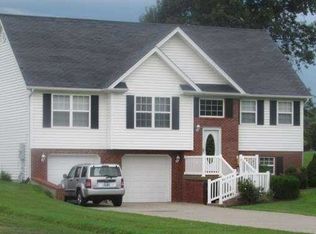 201 Forest Trce, Radcliff, KY 40160