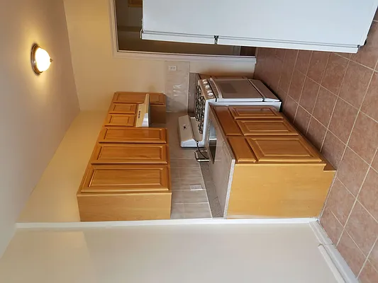 Rented by Max & Associates Realty Corp | media 28