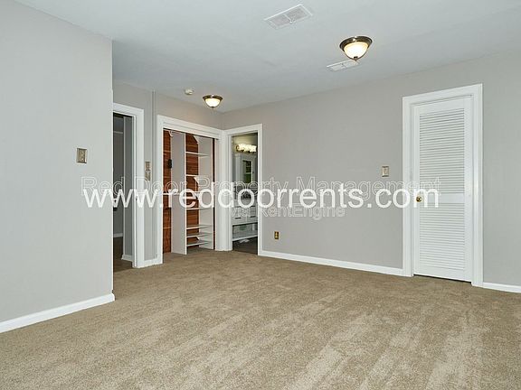 5th image of 385 W Hawthorne St
