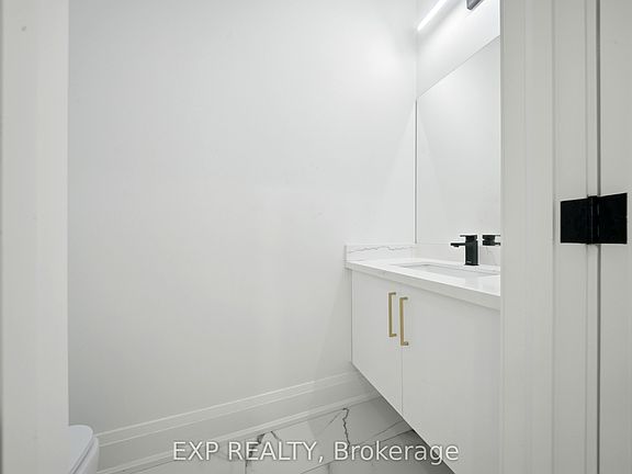 4th image of 83 Kalmar Ave
