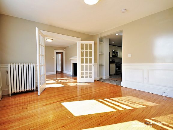 4th image of 51 Leamington Rd #2