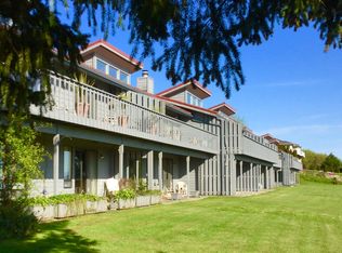 1480 Fairway Dr APT 1, Camano Island, WA 98282