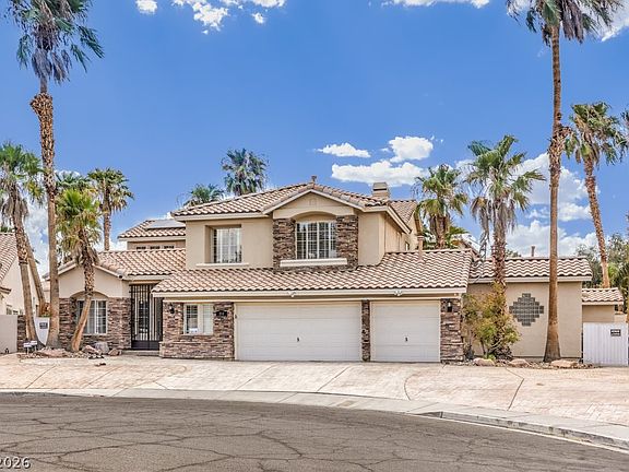 2nd image of 255 El Camino Verde St