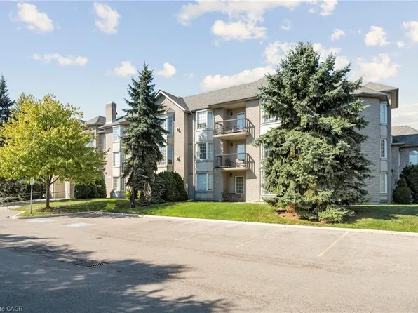 970 Golf Links Rd #302, Hamilton, ON L9K 1J8