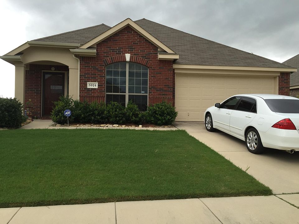 1st image of 5924 Valley Haven Way