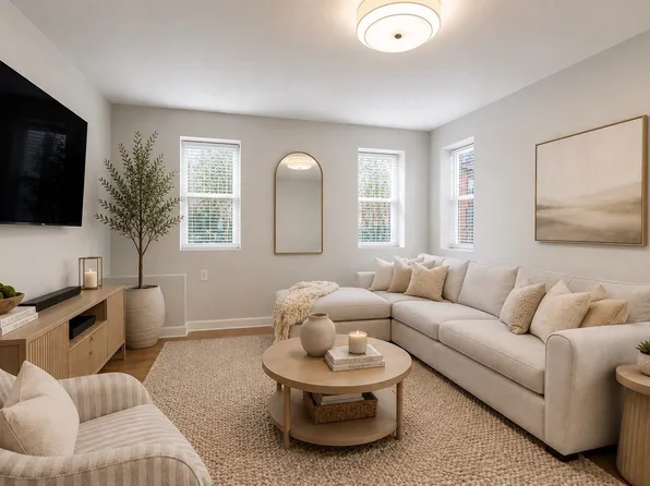 252 E St #1, Boston, MA 02127