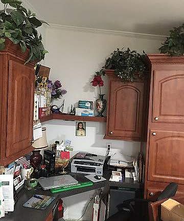 3rd image of 20 Madrid Ln
