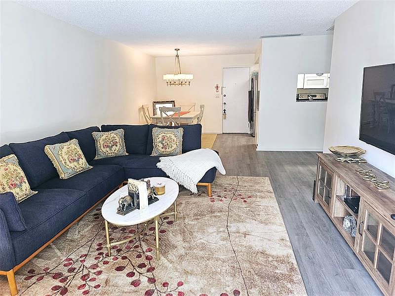 1st image of 3212 NE 12th St APT 202