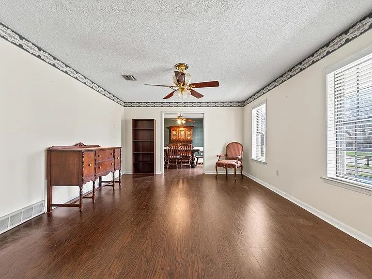 676 Hermitage Trail Dr — Photo 6