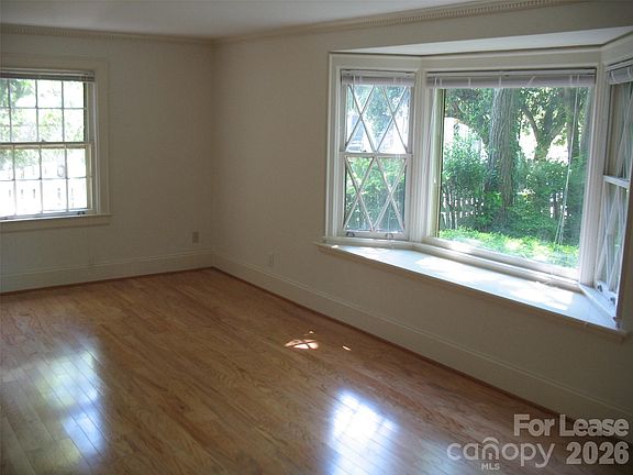 5th image of 3041 Park Rd