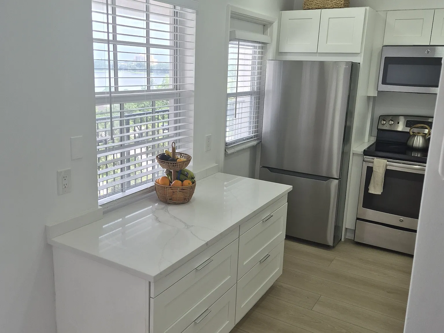 3050 N Palm Aire Dr — Photo 3