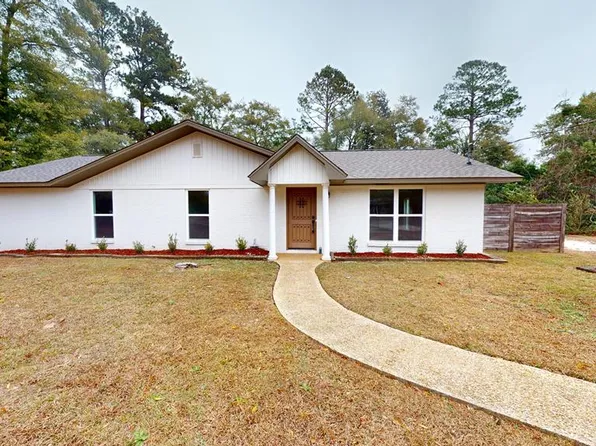 108 Pine Needles Dr, Dothan, AL 36303