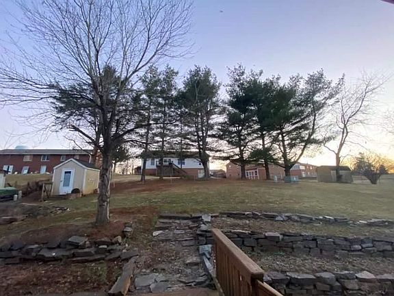 3rd image of 1522 Finley Dr
