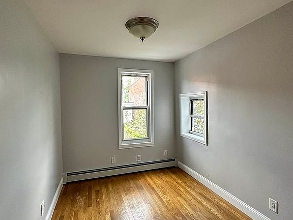 5th image of 250 16th St #1B