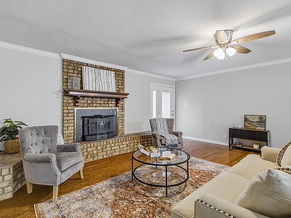 4th image of 22 Southlake Dr