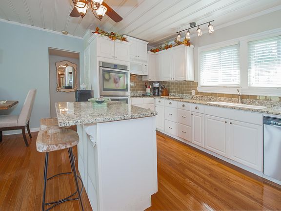 4th image of 137 Bass Ln