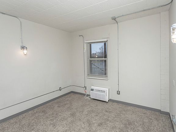 3rd image of 21201 Woodward Ave #211