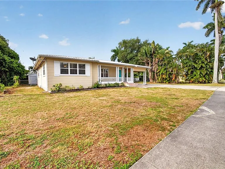 1420 Maravilla Ave — Photo 2