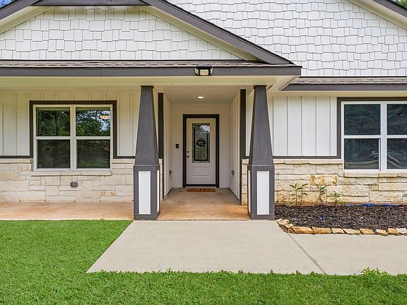 4th image of 20878 White Oak Ln