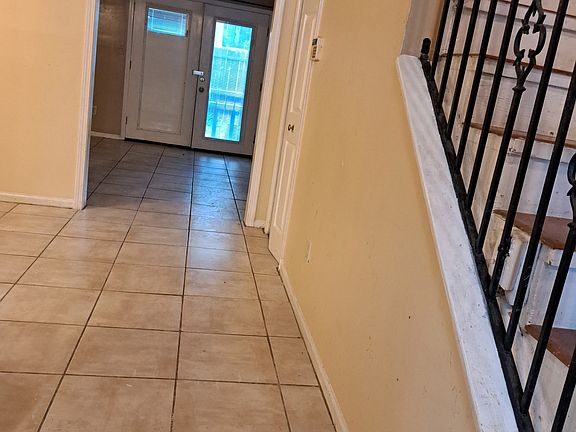 2nd image of 2722 Penwood Pl