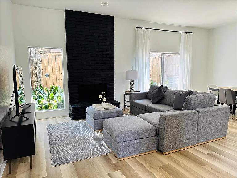 1504 Southmore Blvd — Photo 1