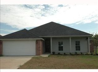 4203 Parkridge Dr, Benton, LA 71006