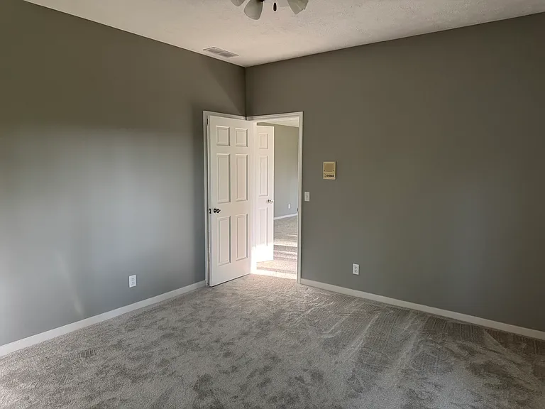 16728 Leavenworth Cir — Photo 48