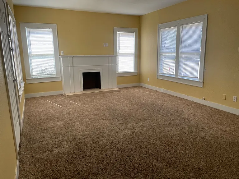 421 Kirkwood St — Photo 4