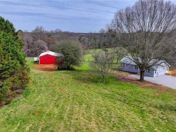 8574 Holly Springs Rd, Maysville, GA 30558
