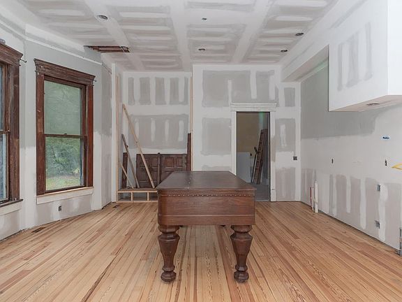14th image of this home