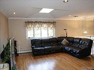 3rd image of 437 Bambrick St