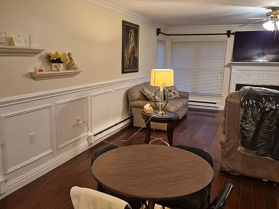 5th image of 408 Belfast Ln