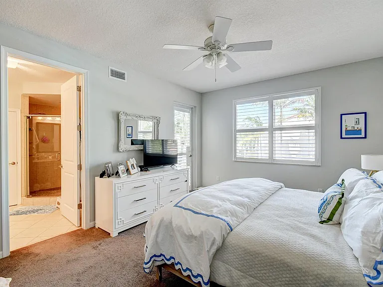 4930 NW 15th Ave — Photo 12