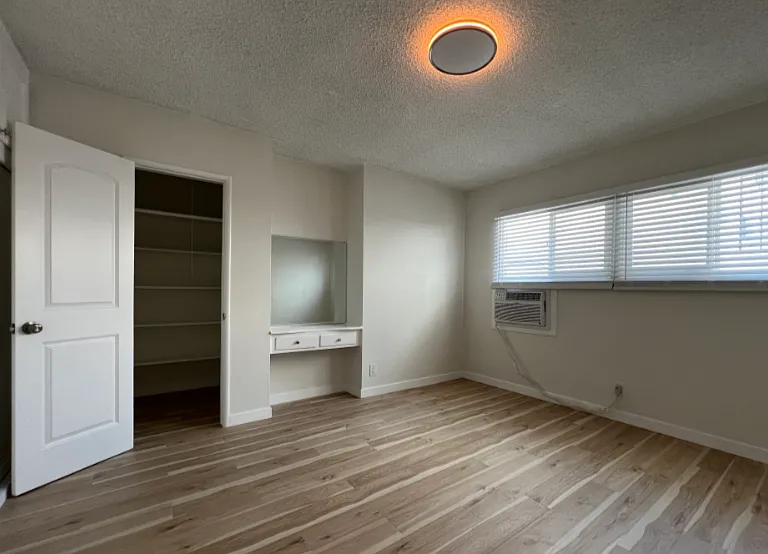 4710 Vantage Ave #4 — Photo 7