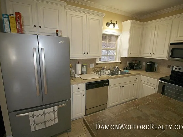 614 Oak Park Cir — Photo 11