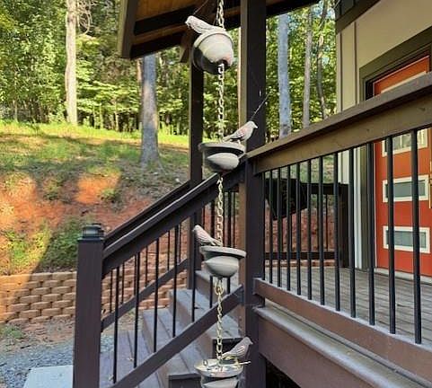 5th image of 55 Elmwood Cir