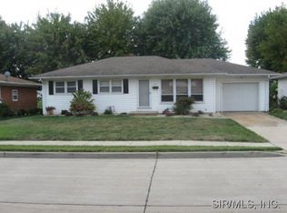 207 S Ferkel St, Columbia, IL