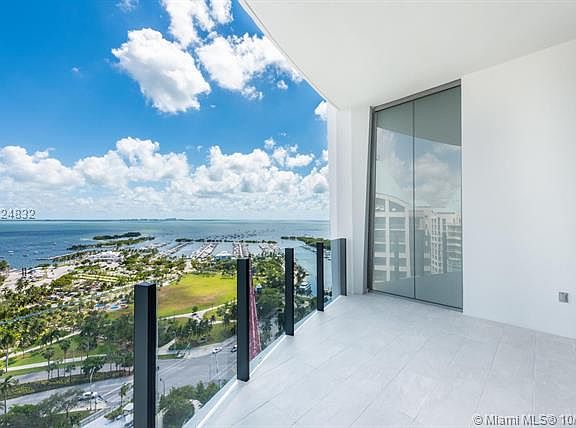 4th image of 2821 S Bayshore Dr Unit 19B