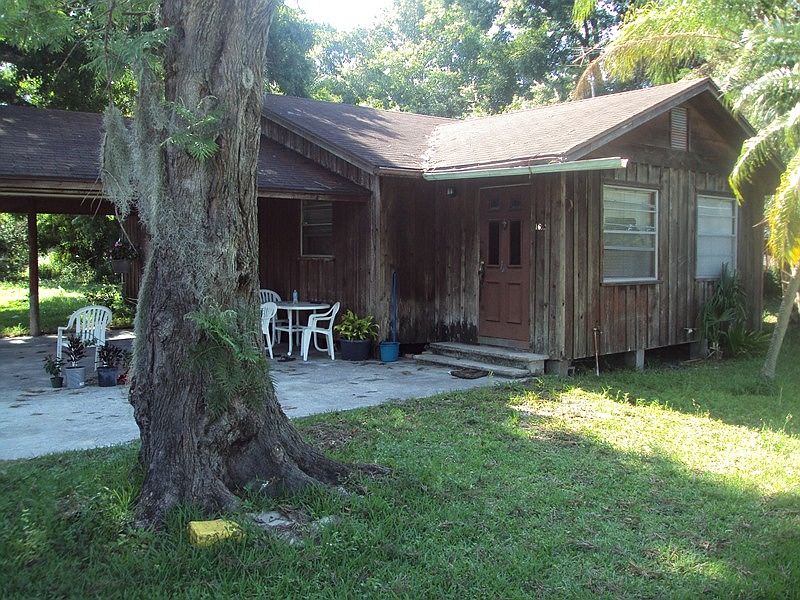 1st image of 1652 SW Eagerton Dr