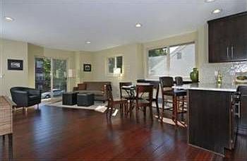 5th image of 9613A Roosevelt Way NE