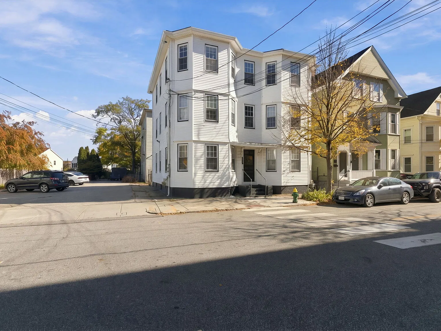 3 bed, 1200 sqft, $1,995 — Photo 2