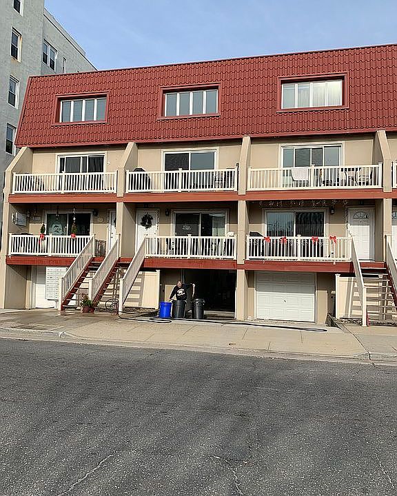 1st image of 223 E Broadway #2