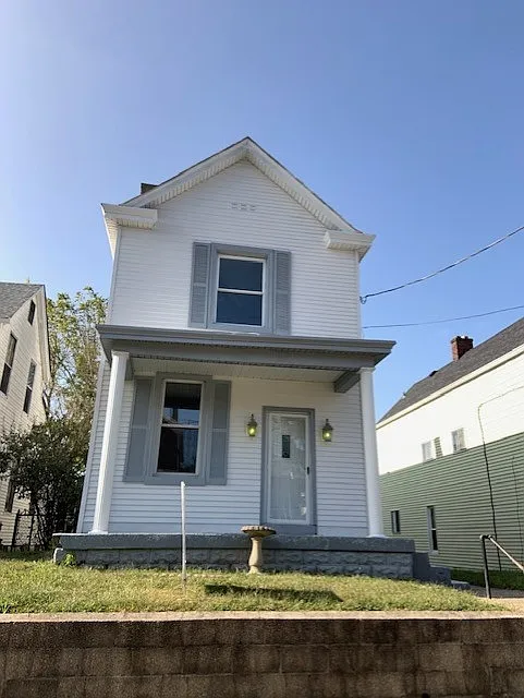 131 8th Ave photo 1